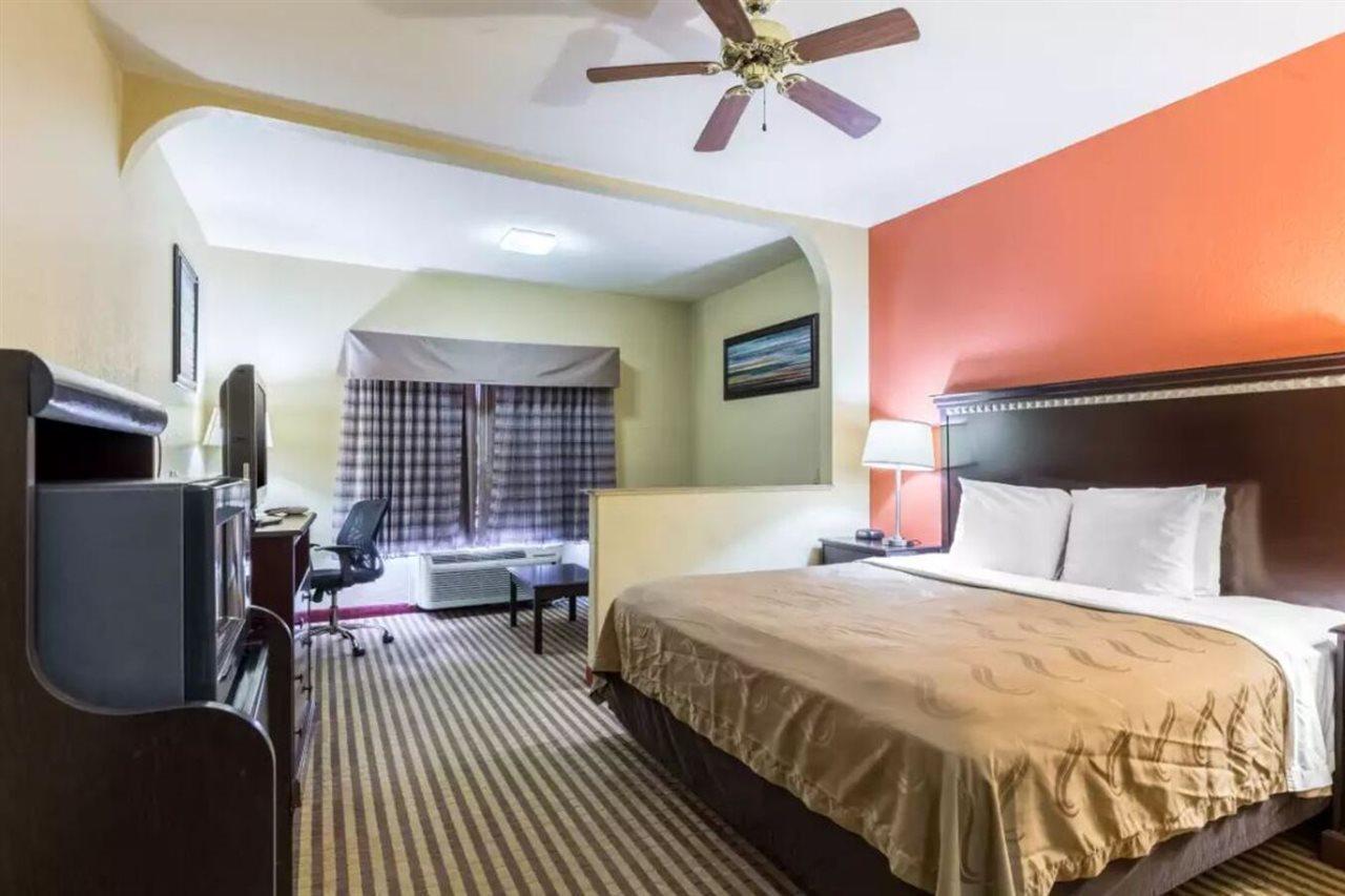 Quality Suites North Houston - Spring Экстерьер фото