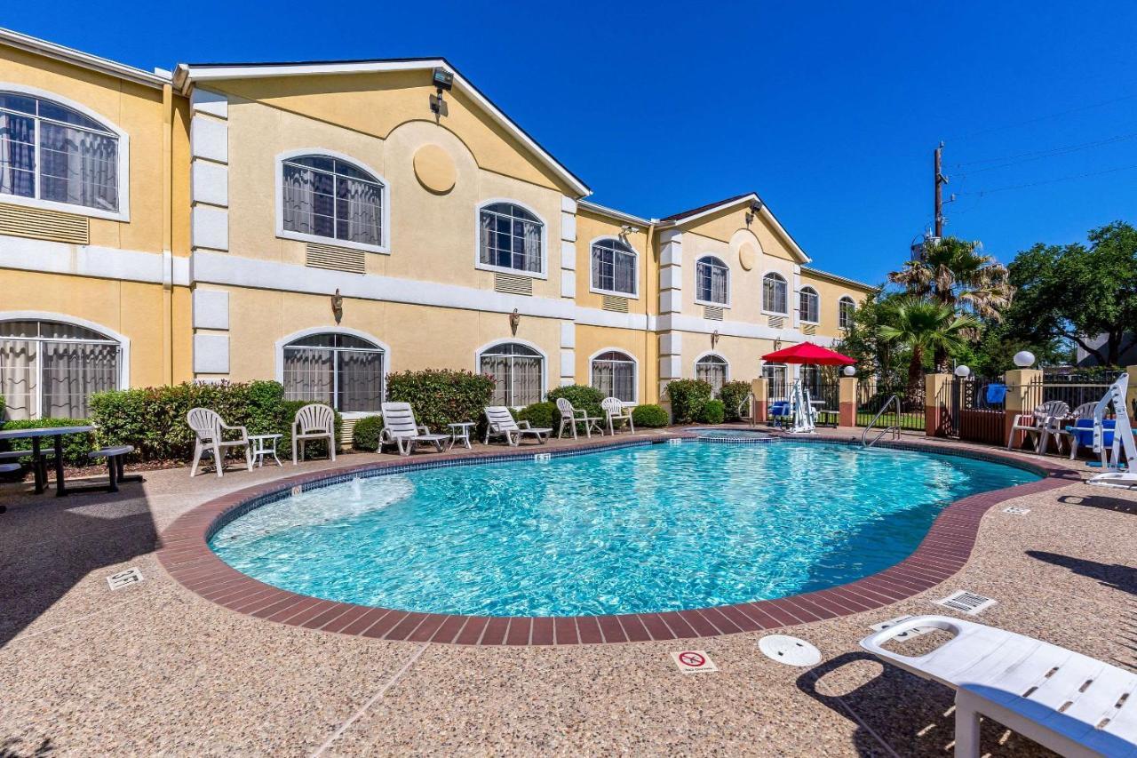 Quality Suites North Houston - Spring Экстерьер фото